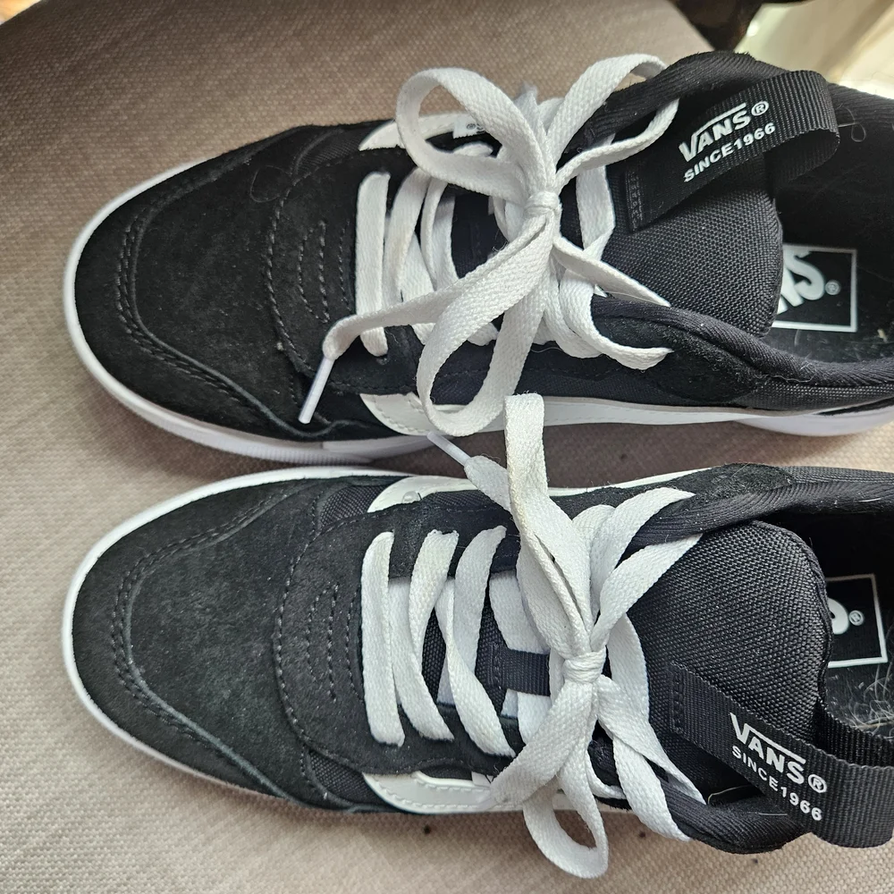 Vans Black and White Sneakers - Picture 5 of 8
